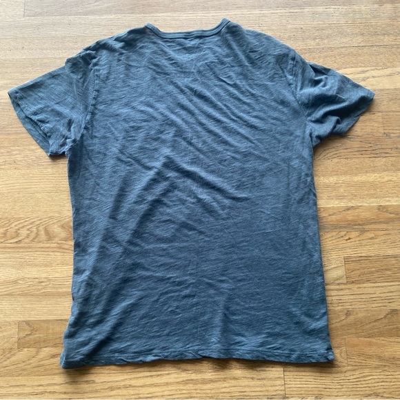 Mens Vuori pocket tshirt size large - Picture 2 of 5